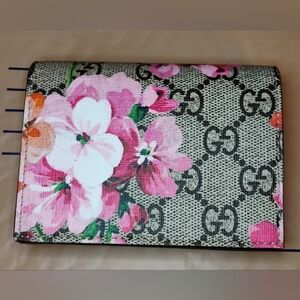 NIB Gucci Blooms Compact Wallet - Pink/Mauve